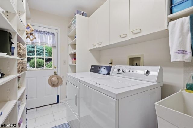 42 Copper Penny Rd, Raritan Twp., NJ 08822
