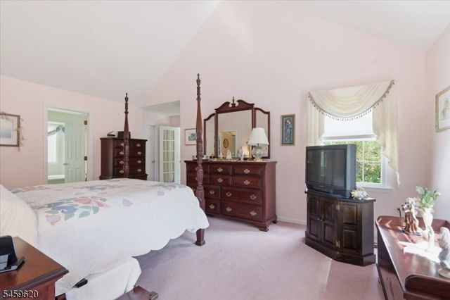 42 Copper Penny Rd, Raritan Twp., NJ 08822