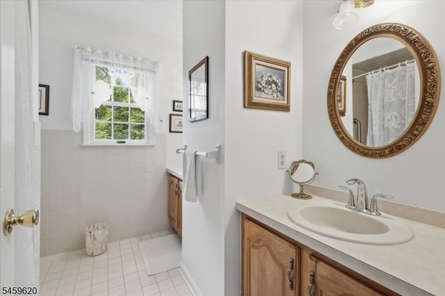 42 Copper Penny Rd, Raritan Twp., NJ 08822