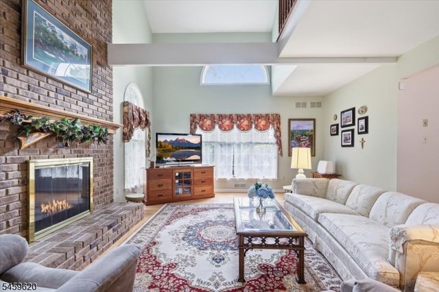 42 Copper Penny Rd, Raritan Twp., NJ 08822