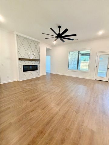2104 Silk Street, Pea Ridge, AR 72751