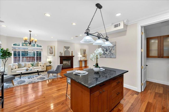 725 W Hacienda Avenue, Campbell, CA 95008