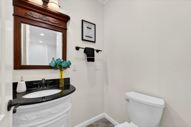 725 W Hacienda Avenue, Campbell, CA 95008
