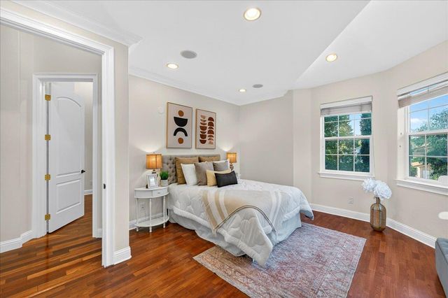 725 W Hacienda Avenue, Campbell, CA 95008