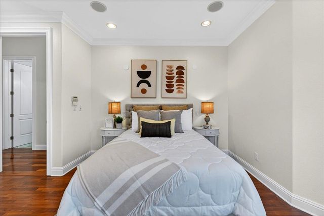 725 W Hacienda Avenue, Campbell, CA 95008