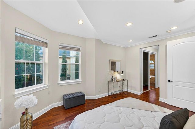 725 W Hacienda Avenue, Campbell, CA 95008