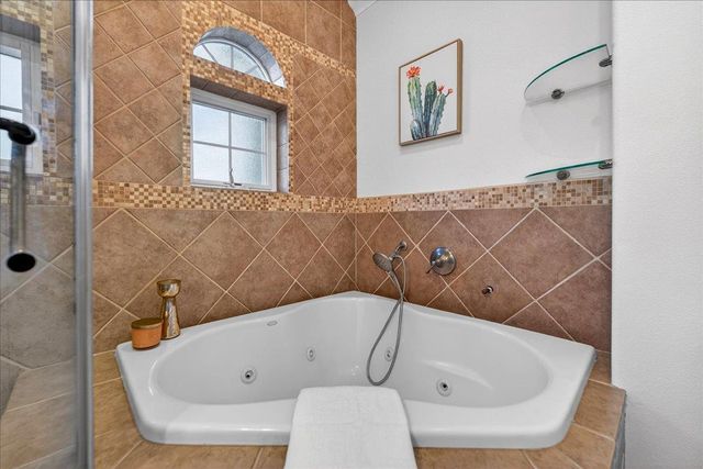 725 W Hacienda Avenue, Campbell, CA 95008
