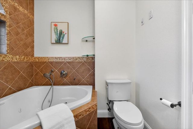 725 W Hacienda Avenue, Campbell, CA 95008