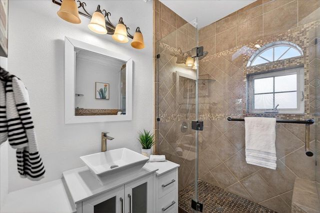 725 W Hacienda Avenue, Campbell, CA 95008