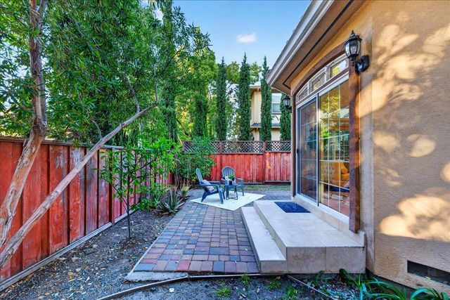 725 W Hacienda Avenue, Campbell, CA 95008