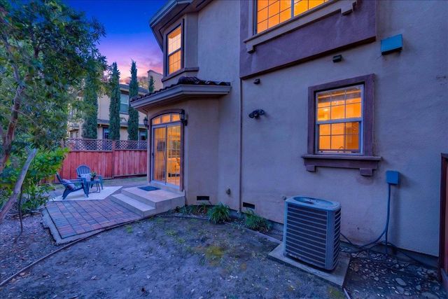 725 W Hacienda Avenue, Campbell, CA 95008