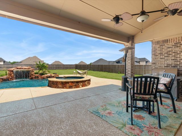 508 Tennington Lane, Shady Shores, TX 76208