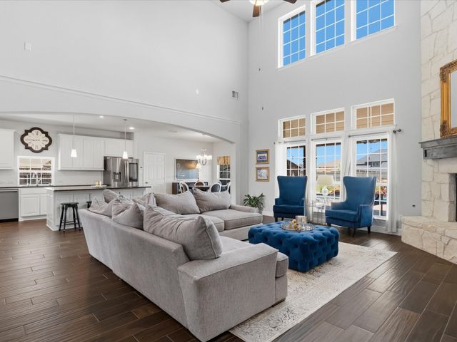 508 Tennington Lane, Shady Shores, TX 76208