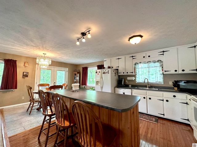 88 S Lakeshore, Cadiz, KY 42211