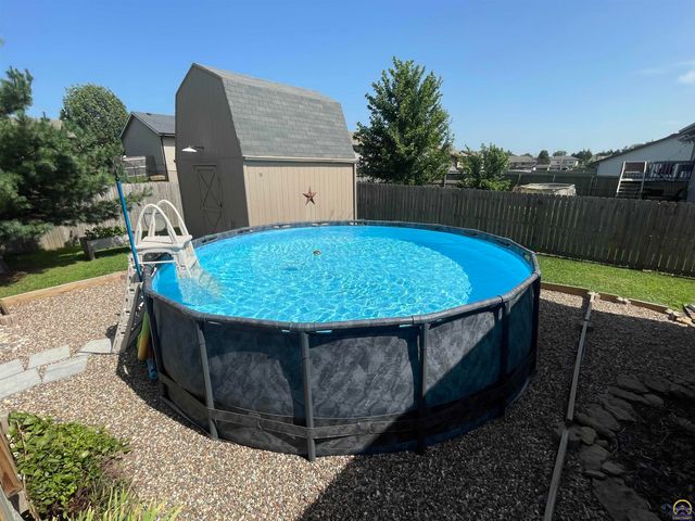 4308 SE Horseshoe Bend DR, Topeka, KS 66609