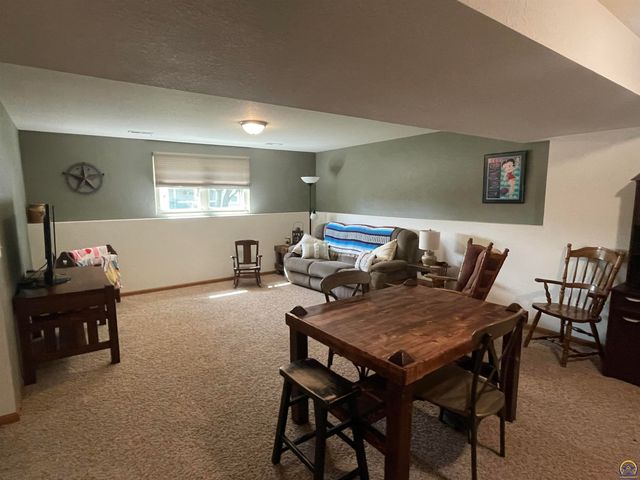 4308 SE Horseshoe Bend DR, Topeka, KS 66609