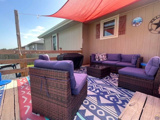 4308 SE Horseshoe Bend DR, Topeka, KS 66609