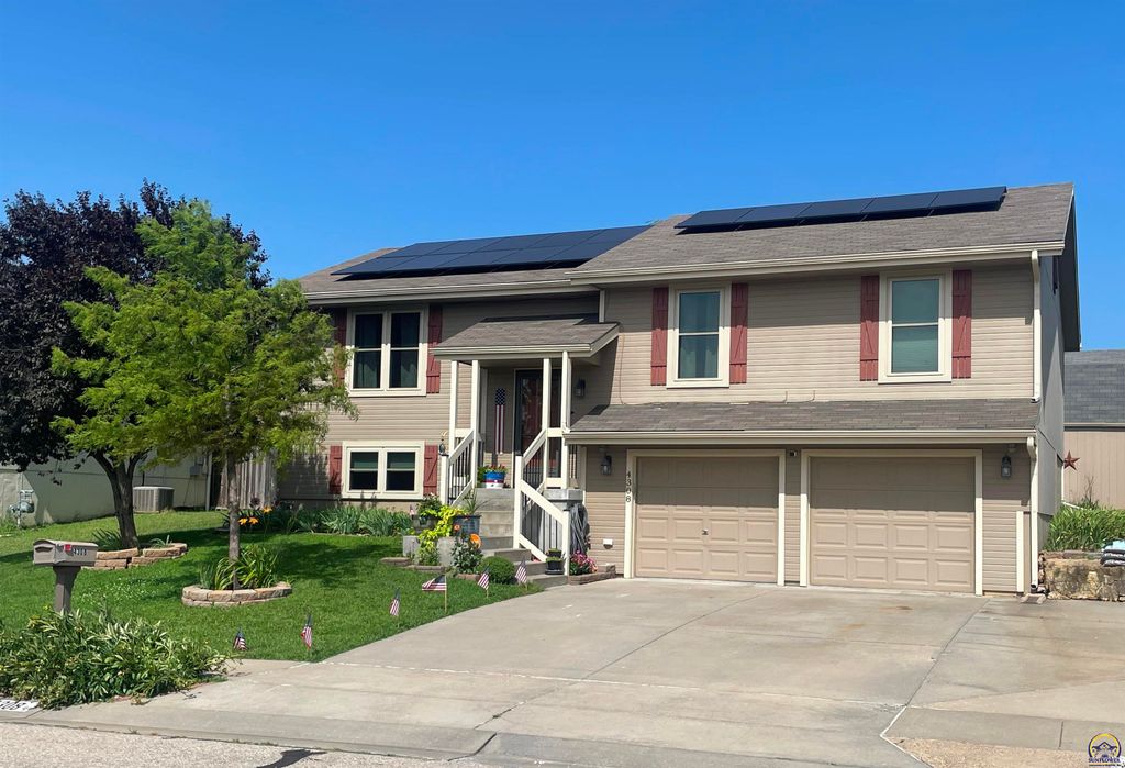 4308 SE Horseshoe Bend DR, Topeka, KS 66609