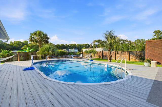 2536 Old Gilliard Road, Ridgeville, SC 29472