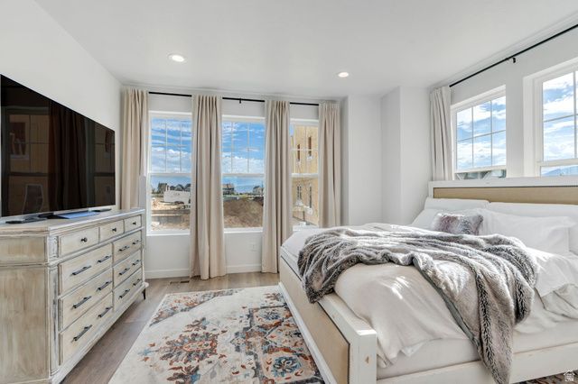 11348 S SILVER POND DR, South Jordan, UT 84009