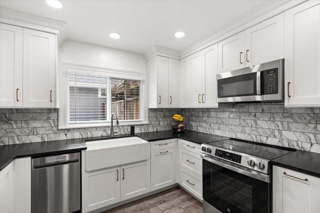 2211 OREGON STREET, Orlando, FL 32803