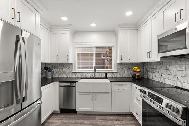 2211 OREGON STREET, Orlando, FL 32803