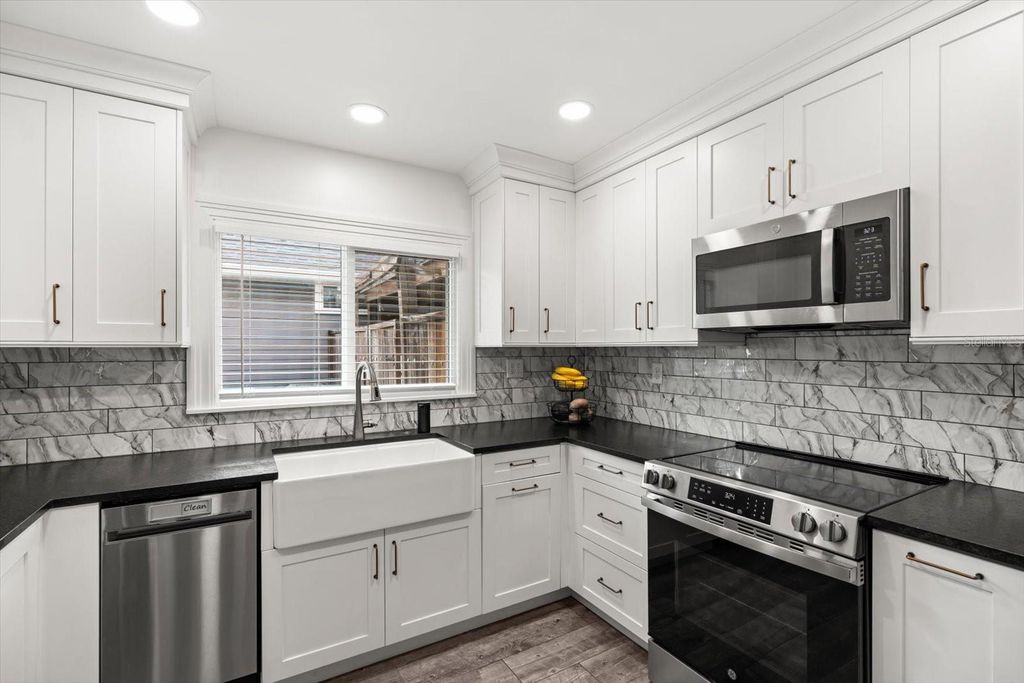 Image 11 of property listing at 2211 OREGON STREET, Orlando, FL 32803