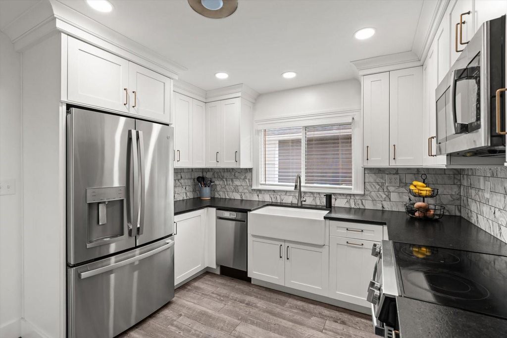 Image 12 of property listing at 2211 OREGON STREET, Orlando, FL 32803