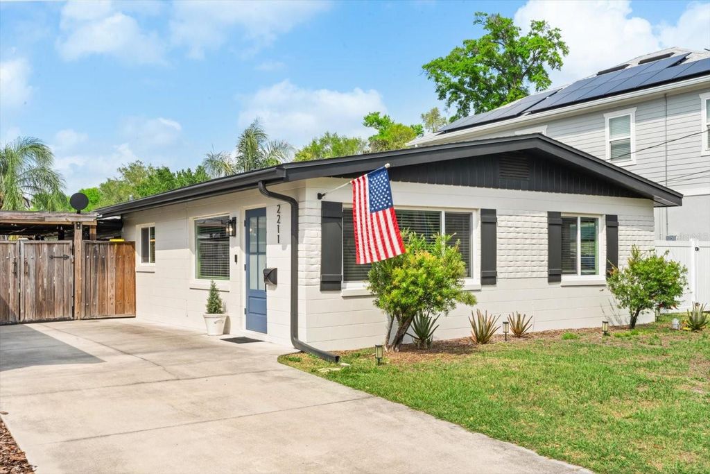 Image 3 of property listing at 2211 OREGON STREET, Orlando, FL 32803