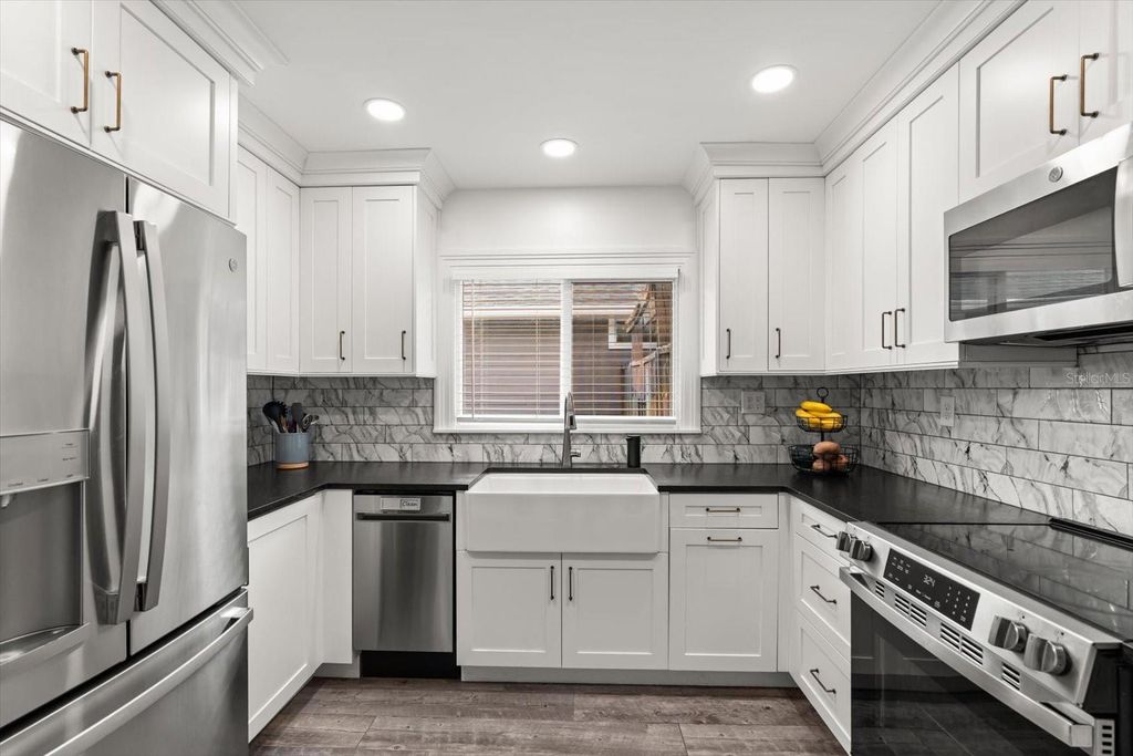 Image 9 of property listing at 2211 OREGON STREET, Orlando, FL 32803