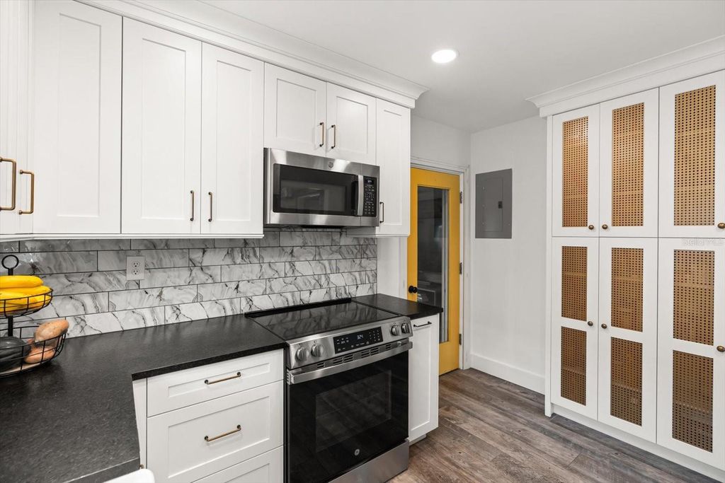 Image 10 of property listing at 2211 OREGON STREET, Orlando, FL 32803