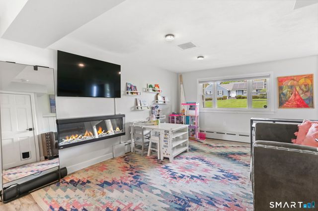 116 Far Horizons Drive, Easton, CT 06612