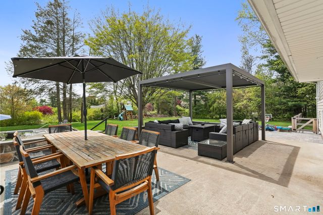 116 Far Horizons Drive, Easton, CT 06612
