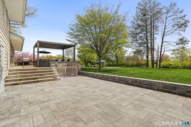 116 Far Horizons Drive, Easton, CT 06612