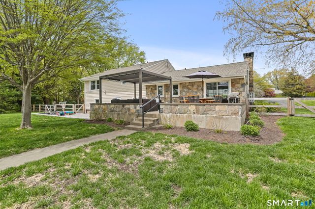 116 Far Horizons Drive, Easton, CT 06612