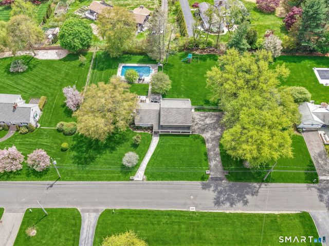 116 Far Horizons Drive, Easton, CT 06612