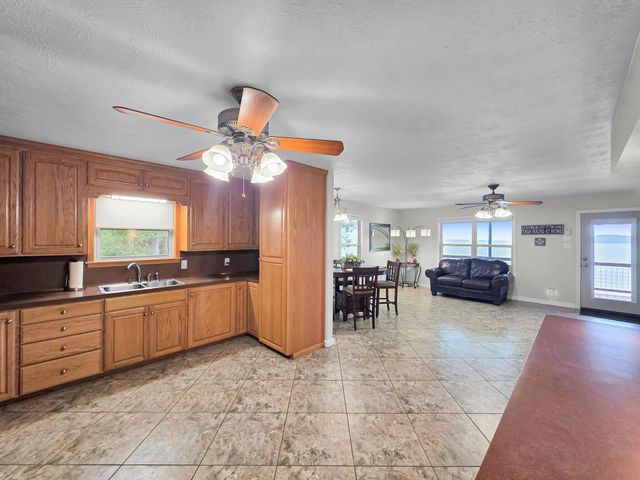 270 Andrew Jackson Circle, Hemphill, TX 75948