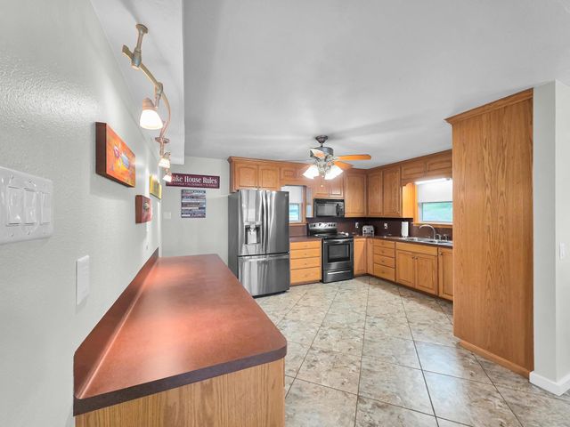 270 Andrew Jackson Circle, Hemphill, TX 75948