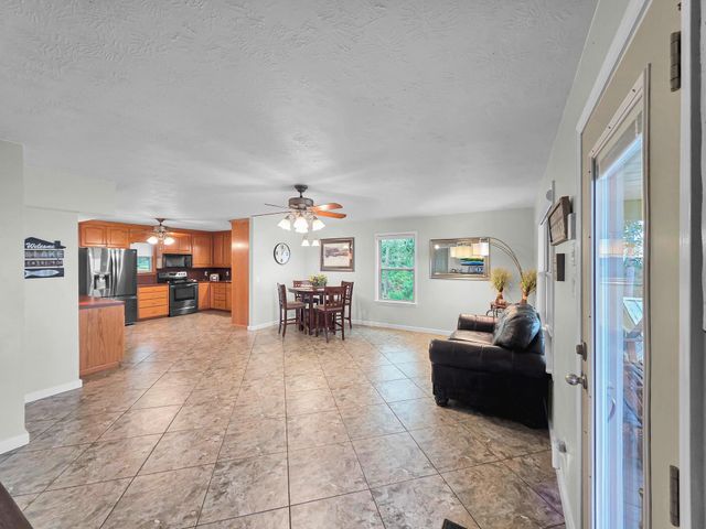 270 Andrew Jackson Circle, Hemphill, TX 75948