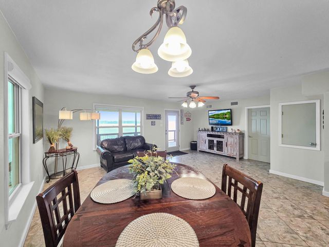 270 Andrew Jackson Circle, Hemphill, TX 75948