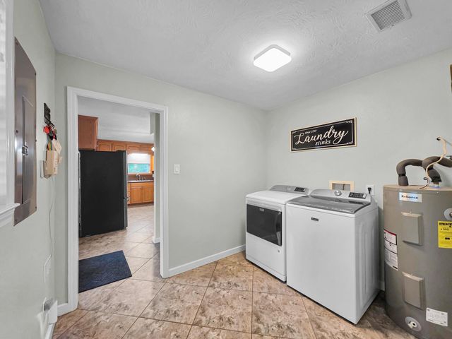 270 Andrew Jackson Circle, Hemphill, TX 75948