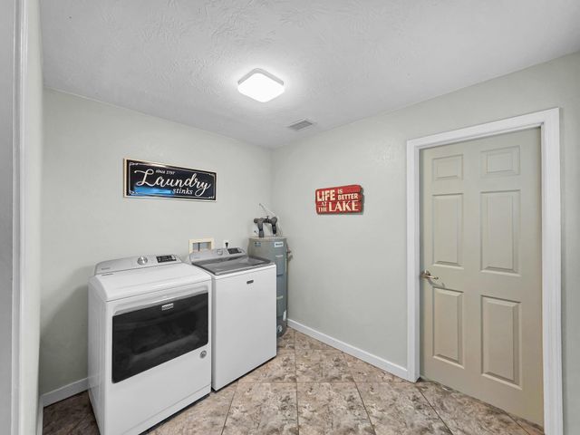 270 Andrew Jackson Circle, Hemphill, TX 75948