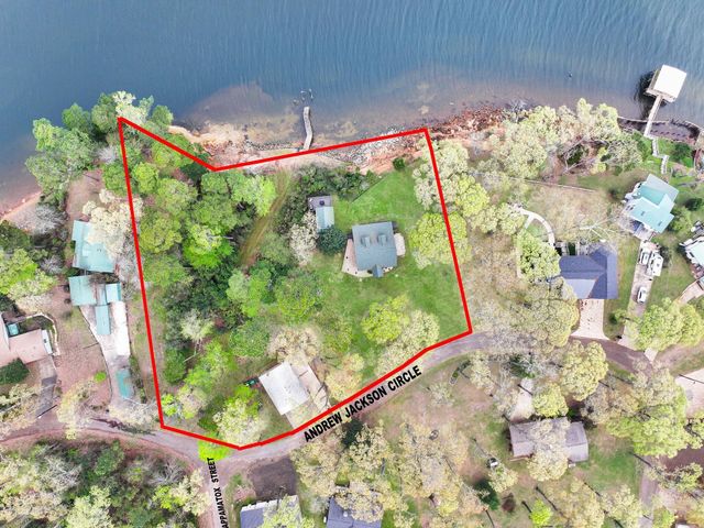 270 Andrew Jackson Circle, Hemphill, TX 75948