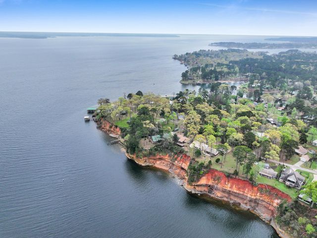 270 Andrew Jackson Circle, Hemphill, TX 75948