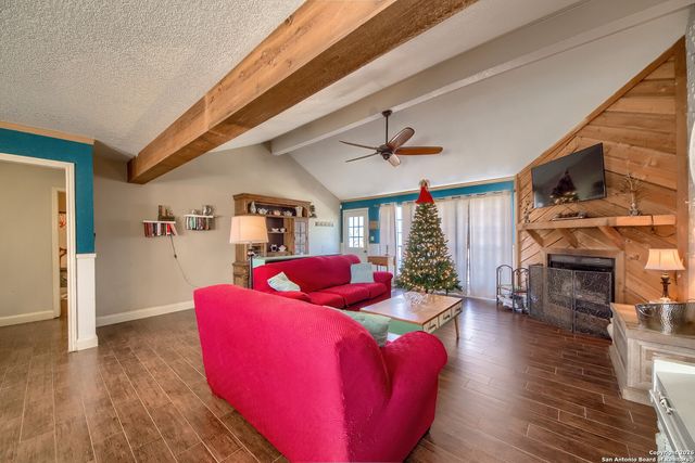 200 Meadowview, Lytle, TX 78052