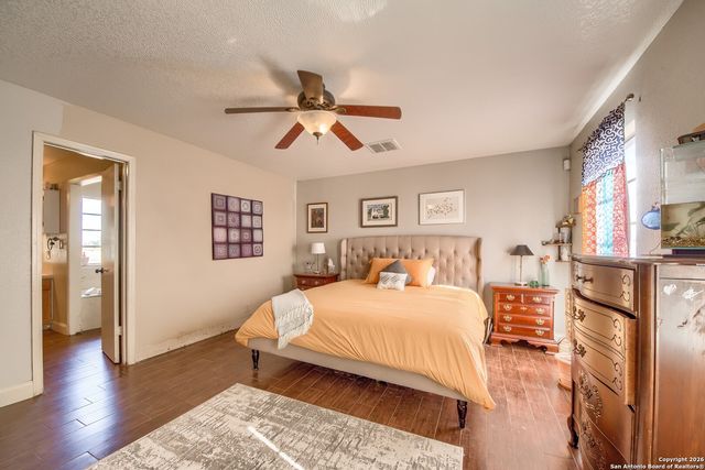 200 Meadowview, Lytle, TX 78052