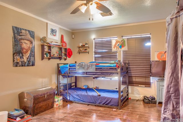 200 Meadowview, Lytle, TX 78052