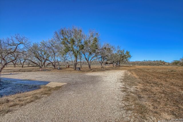200 Meadowview, Lytle, TX 78052