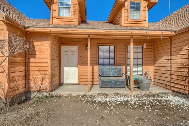 200 Meadowview, Lytle, TX 78052