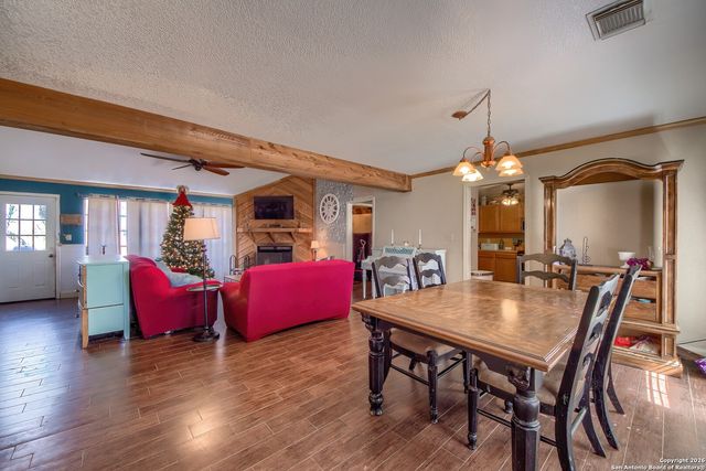 200 Meadowview, Lytle, TX 78052